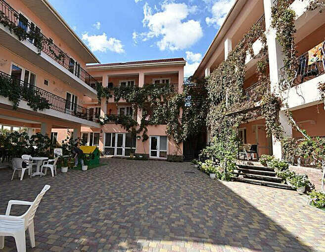 отель Ленура Hotel Lenura