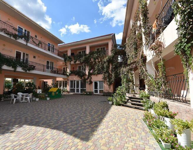 отель Ленура Hotel Lenura